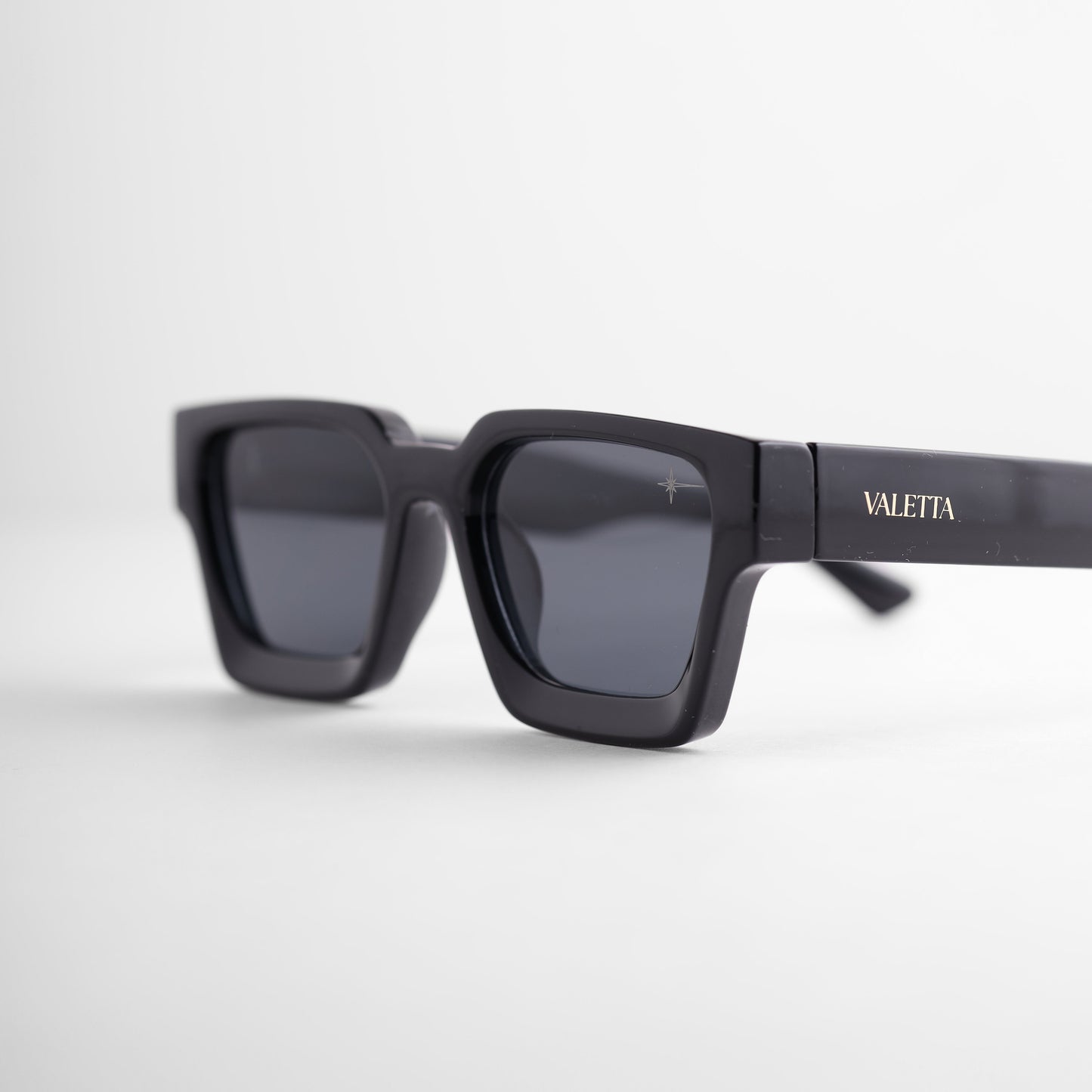 NOVIS BLACK (P)